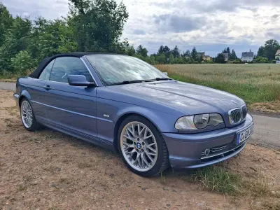 Gebraucht BMW 330 Cabriolet Sport Line 231 PS (169 kW) 2001 Blau Cabrio