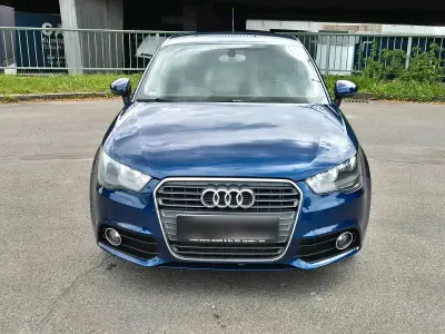 Gebraucht Audi A1 105 PS (77 kW) 2013 Blau Kleinwagen