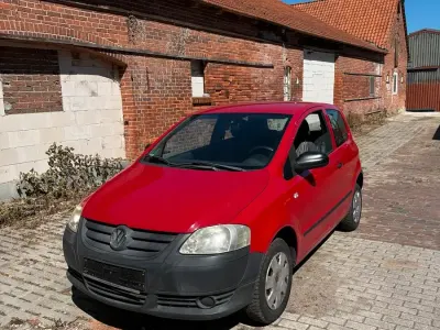 Gebraucht VW Fox 60 PS (44 kW) 2008 Rot Kleinwagen