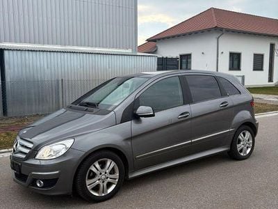 Second-hand Mercedes B180 109 CP (80 kW) 2011 Gri Monovolum