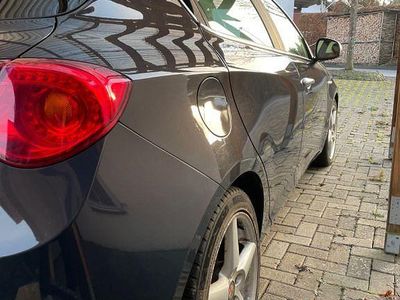 Grau Gebraucht 2017 Alfa Romeo Giulietta Super Limousine | 14.500 € (Etwas zu teuer)