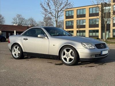 Gebraucht Mercedes SLK230 193 PS (141 kW) 1999 Silber Cabrio