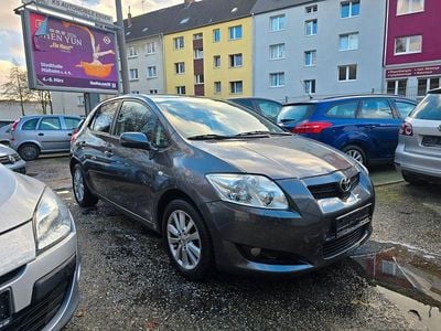 Grau Gebraucht 2008 Toyota Auris Executive Limousine | 6.900 € (Etwas zu teuer)