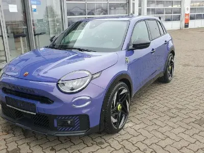 Neu Abarth 600e Scorpionissima 206 kW (281 PS) 2026 Violett SUV