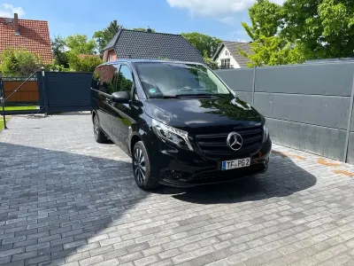 Gebraucht Mercedes Vito 190 PS (139 kW) 2022 Schwarz Van