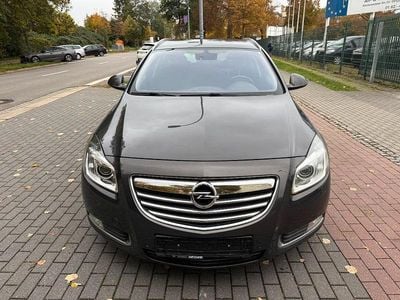 Grau Gebraucht 2013 Opel Insignia Active Kombi | 3.999 € (Fairer Preis)