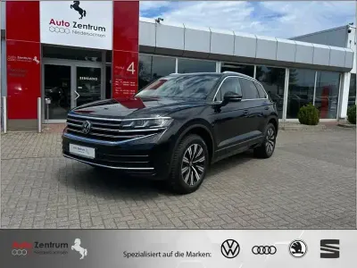 Gebraucht VW Touareg Elegance 231 PS (169 kW) 2024 Grenadilla black metallic SUV