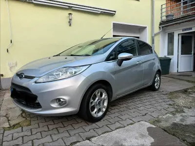 Gebraucht Ford Fiesta 97 PS (71 kW) 2011 Silber Kleinwagen