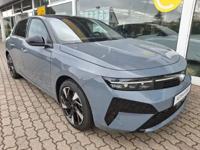 Neu Opel Astra 136 PS (100 kW) 2026 Grau Limousine