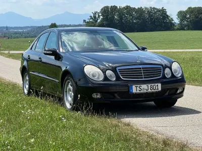 Gebraucht Mercedes E200 163 PS (119 kW) 2004 Obsidianschwarz  metalliclack Limousine