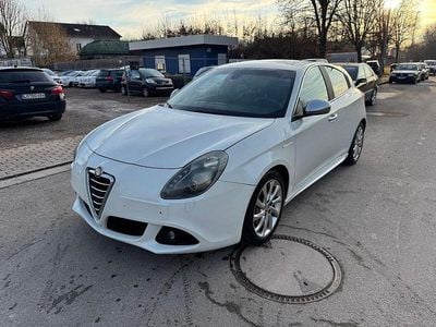 Gebraucht Alfa Romeo Giulietta Quadrifoglio Verde 235 PS (172 kW) 2011 Weiß Kleinwagen