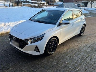 Weiß Gebraucht 2021 Hyundai i20 Edition 30 Kleinwagen | 14.500 € (Fairer Preis)