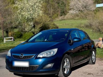 Usata Opel Astra 95 CV (69 kW) 2012 Blu Utilitaria
