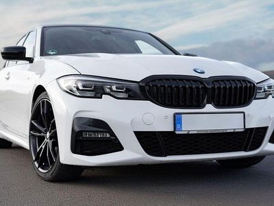 Gebraucht BMW 320 M Sport 190 PS (139 kW) 2022 Weiß Limousine