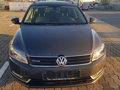 gebraucht VW Passat Variant 1.6 TDI BlueMotion,Navi, Panoramaschiebed.,AHK