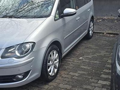 Silber Gebraucht 2009 VW Touran Van / Kleinbus | 6.200 € (Etwas zu teuer)
