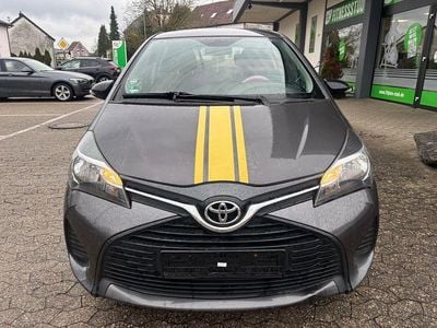 Gebraucht Toyota Yaris Life 69 PS (50 kW) 2015 Grau Kleinwagen