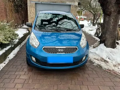 Gebraucht Kia Venga 128 PS (94 kW) 2010 Blau Kleinwagen