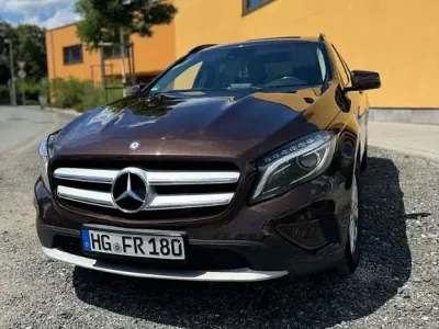 Gebraucht Mercedes GLA180 109 PS (80 kW) 2014 Braun SUV