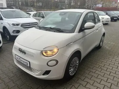 Second-hand Fiat 500e 42 kW (58 CP) 2023 Alb Berlinǎ