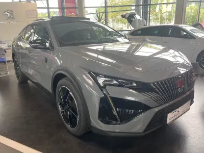 Neu Peugeot 408 GT 136 PS (100 kW) 2026 Grau SUV