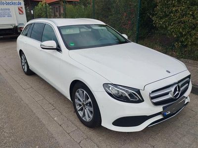 Używany Mercedes E220 194 KM (142 kW) 2017 Biały Kombi