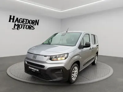 Neu Fiat Doblò 102 PS (75 kW) 2025 Grau Van / Kleinbus