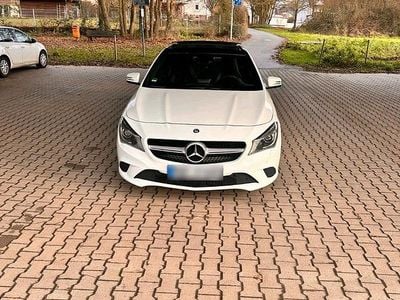 Second-hand Mercedes CLA250 Urban 211 CP (155 kW) 2014 Alb Berlinǎ