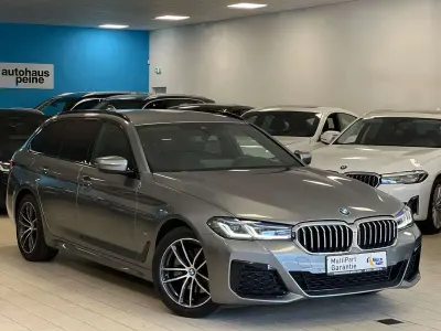 Gebraucht BMW 520 M Sport 190 PS (139 kW) 2022 Bluestone metallic Kombi