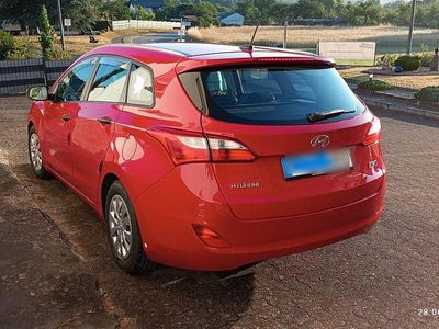 Rot Gebraucht 2014 Hyundai i30 Kombi | 7.777 € (Fairer Preis)