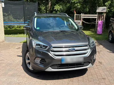 Gebraucht Ford Kuga Titanium 110 PS (80 kW) 2018 Grau SUV