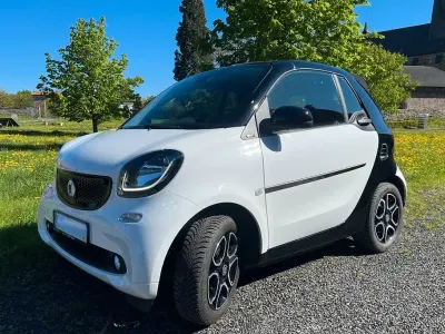 Begagnad Smart ForTwo Cabrio Prime 90 HK (66 kW) 2019 Vit Cab