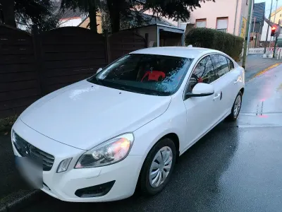 Gebraucht Volvo S60 150 PS (110 kW) 2012 Weiß Limousine
