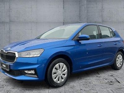 Blau Neu 2025 Skoda Fabia Essence Limousine | 18.970 € (Guter Preis)