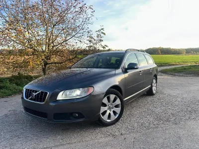 Używany Volvo V70 200 KM (147 kW) 2009 Szary Kombi