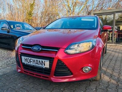 Rot Gebraucht 2013 Ford Focus Titanium Kombi | 4.390 € (Guter Preis)