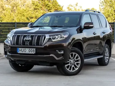 Gebraucht Toyota Land Cruiser Executive 204 PS (150 kW) 2021 Braun SUV