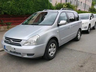 Gebraucht Kia Carnival 185 PS (136 kW) 2007 Silber Van / Kleinbus