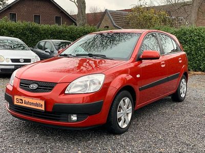 Rot Gebraucht 2005 Kia Rio EX Limousine | 2.390 €