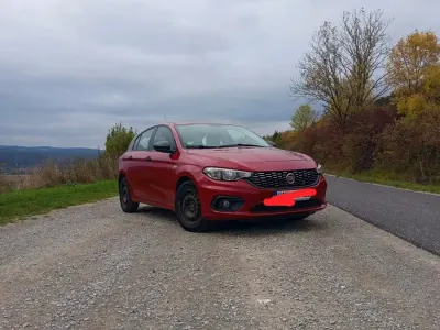 Usado Fiat Tipo 95 CV (69 kW) 2016 Rojo Utilitario