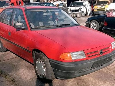 Second-hand Opel Astra 60 CP (44 kW) 1993 Roșu Berlinǎ