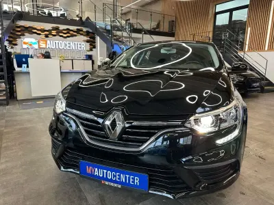 Używany Renault Mégane GrandTour Play 132 KM (97 kW) 2017 Czarny Kombi