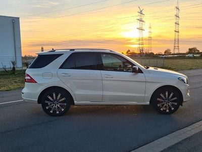 Weiß Gebraucht 2012 Mercedes ML350 SUV | 20.300 € (Fairer Preis)