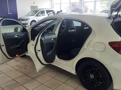Gebraucht Mercedes A180 116 PS (85 kW) 2017 Weiß Kleinwagen
