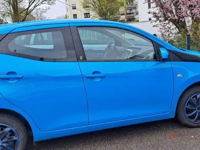 Gebraucht Toyota Aygo X-play 69 PS (50 kW) 2018 Blau Kleinwagen