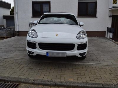Weiß Gebraucht 2015 Porsche Cayenne SUV | 32.800 € (Teuer)