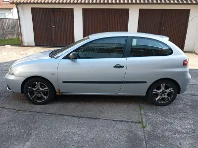 Gebraucht Seat Ibiza Comfort 75 PS (55 kW) 2006 Silber Kleinwagen