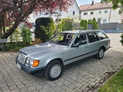 Brugt Mercedes E230 136 HK (100 kW) 1988 Sølv Stationcar