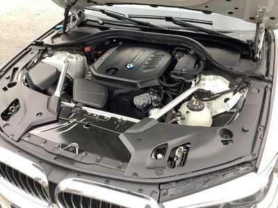 Gebraucht BMW 520 Performance 190 PS (139 kW) 2018 Weiß Kombi