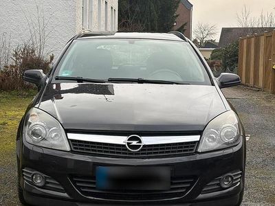 Używany Opel Astra 105 KM (77 kW) 2005 Czarny Kombi